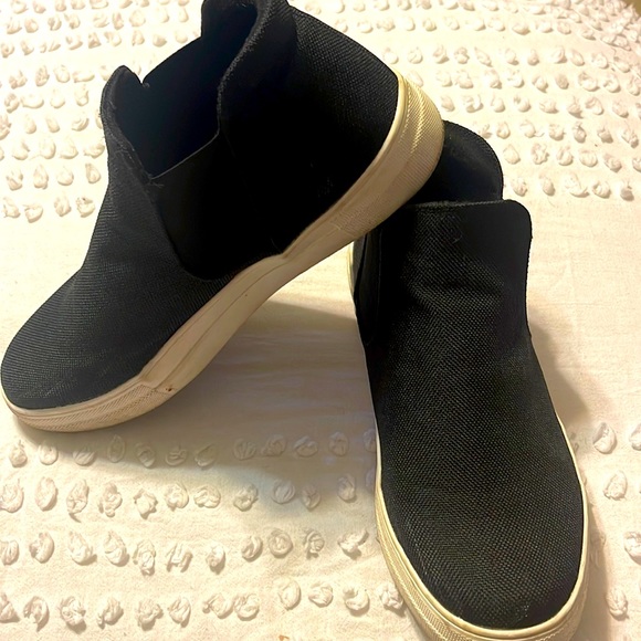 Soda slip on booties - Picture 1 of 3